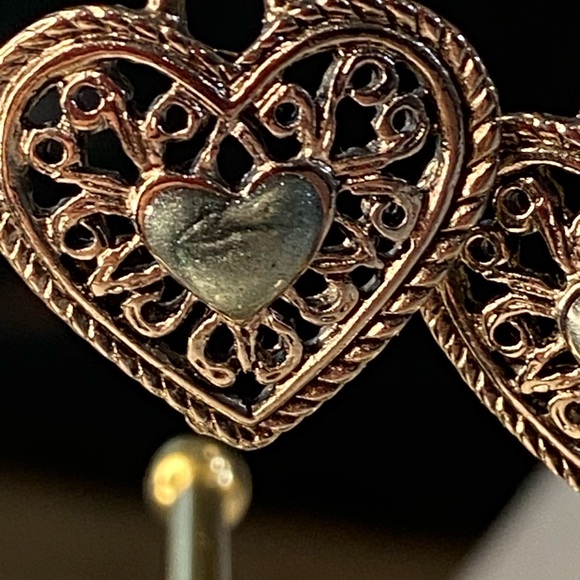 Elegant Heart-Shaped Sliver Earrings - Picture 2 of 7